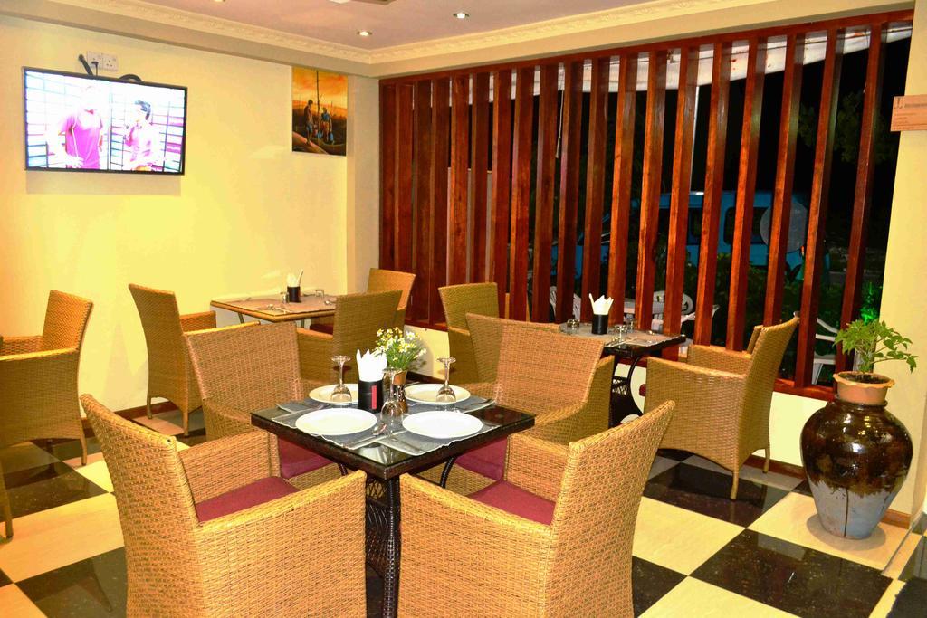 Hotel UI Inn Malé Buitenkant foto