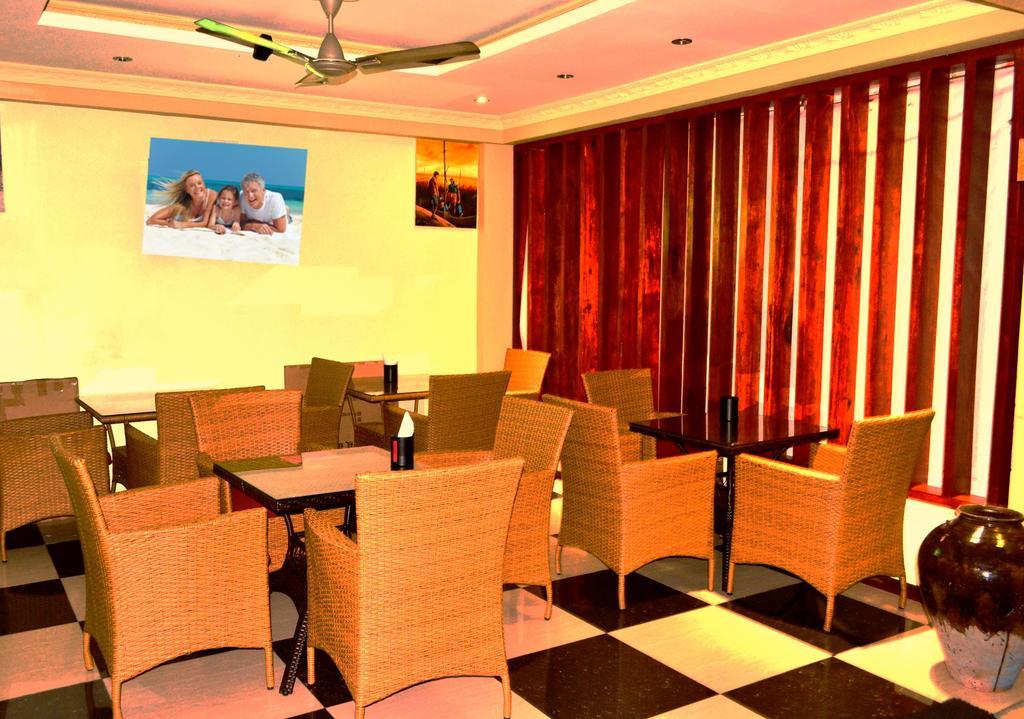 Hotel UI Inn Malé Buitenkant foto