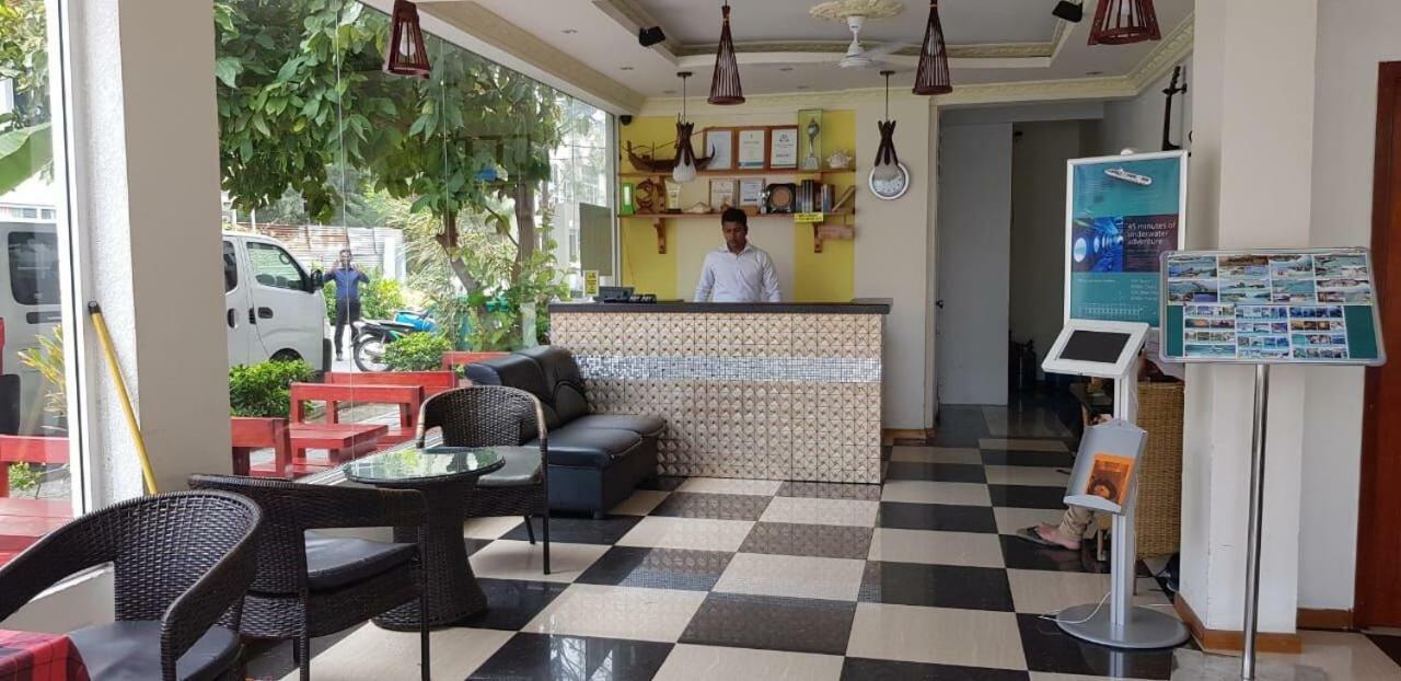 Hotel UI Inn Malé Buitenkant foto
